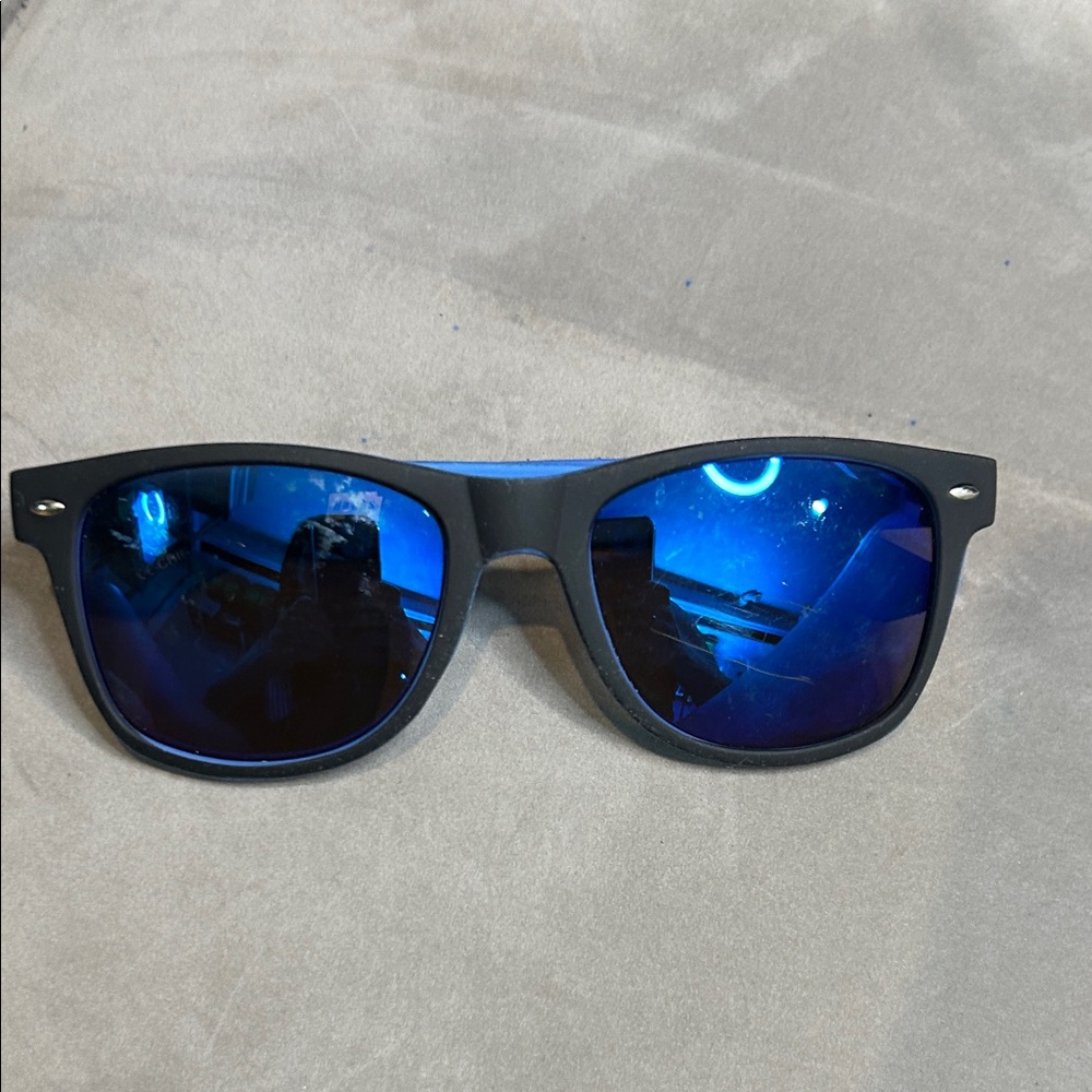 HSCA-520 Classic Black & Blue‎ Sunglasses with Reflective Blue Lenses